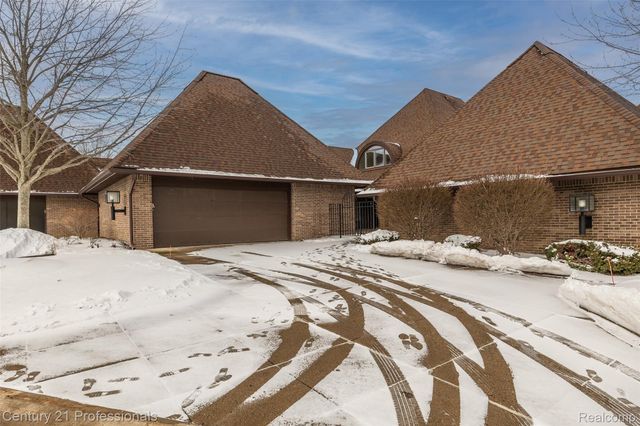 9095 S Saginaw Road 5, Grand Blanc Charter Township, MI 48439