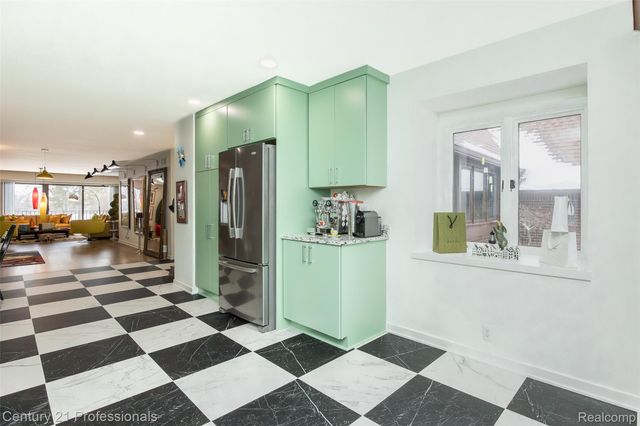 9095 S Saginaw Road 5, Grand Blanc Charter Township, MI 48439