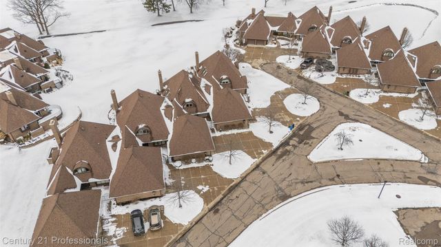 9095 S Saginaw Road 5, Grand Blanc Charter Township, MI 48439