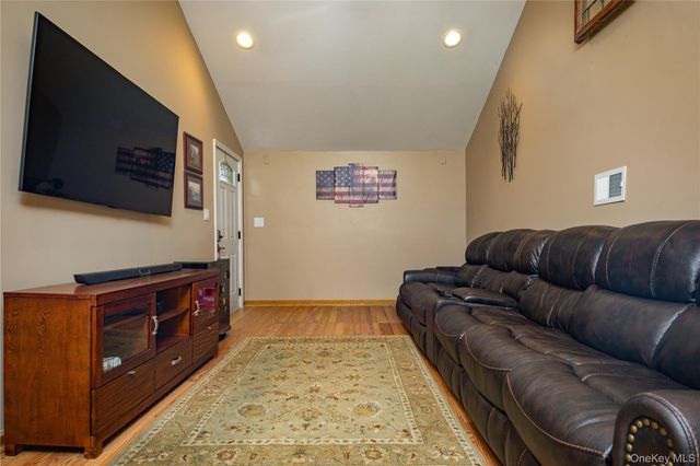 67 Pearce Parkway, Pearl River, NY 10965
