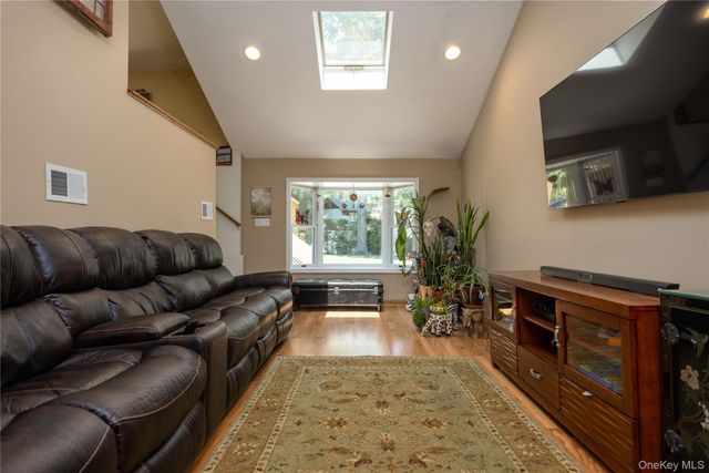 67 Pearce Parkway, Pearl River, NY 10965
