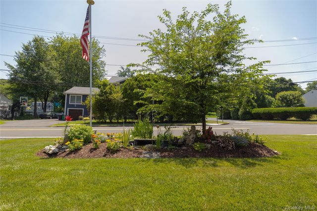 67 Pearce Parkway, Pearl River, NY 10965