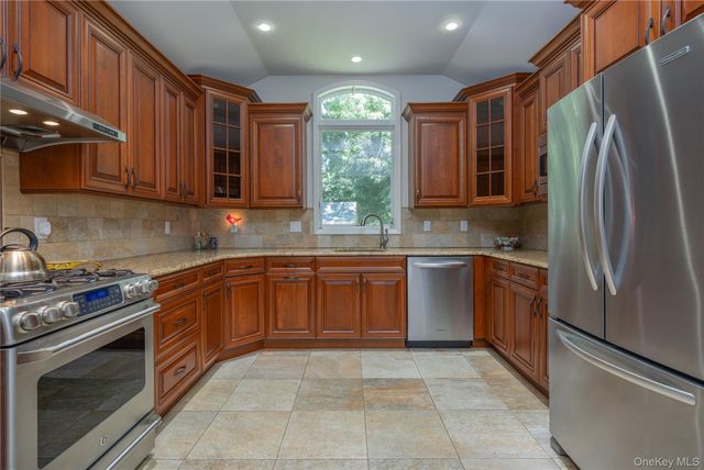 67 Pearce Parkway, Pearl River, NY 10965