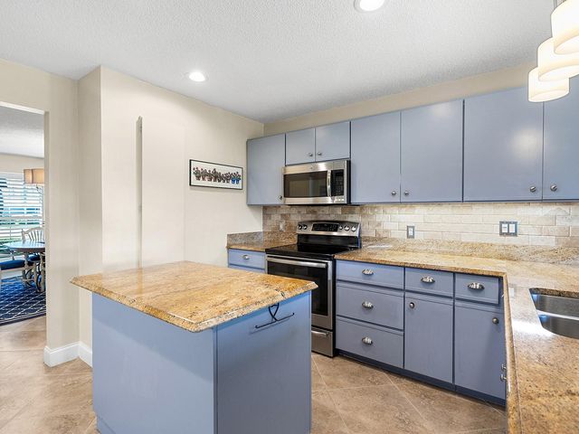 1763 CARTINA WAY, Venice, FL 34292