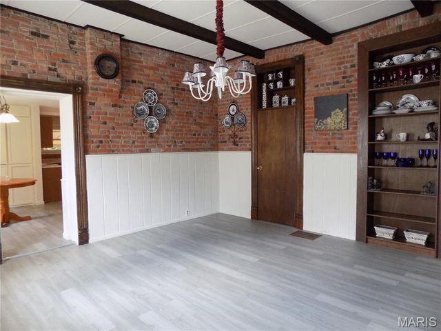 705 N Benton Avenue, St Charles, MO 63301