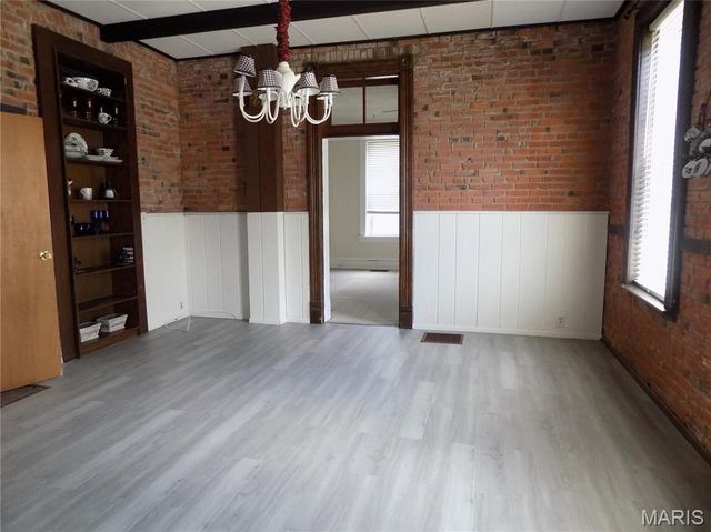 705 N Benton Avenue, St Charles, MO 63301