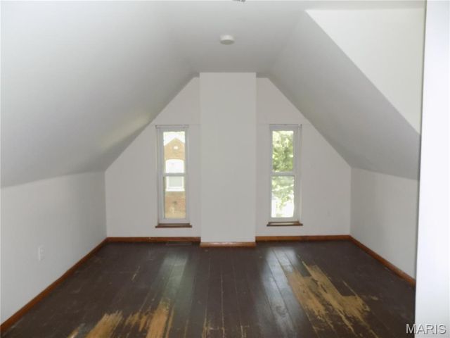 705 N Benton Avenue, St Charles, MO 63301