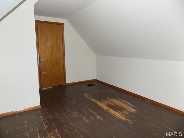 705 N Benton Avenue, St Charles, MO 63301
