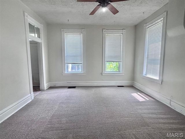 705 N Benton Avenue, St Charles, MO 63301