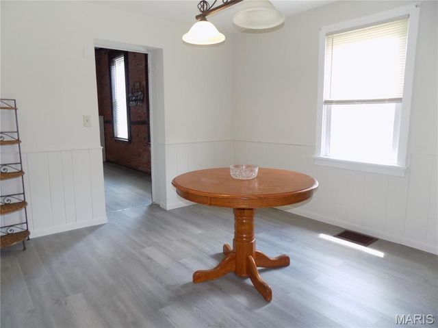 705 N Benton Avenue, St Charles, MO 63301