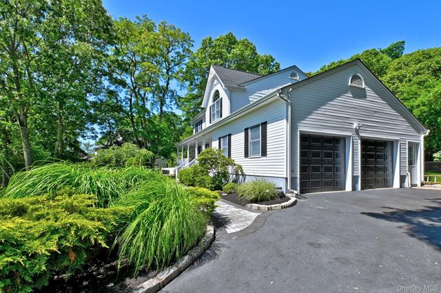 202 Fairway Drive, Wading River, NY 11792