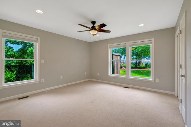 2017 EDGAR CT, Falls Church, VA 22043
