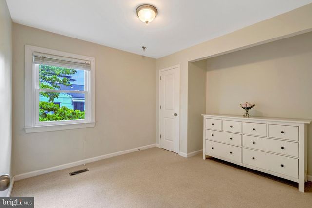 2017 EDGAR CT, Falls Church, VA 22043