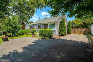 2017 EDGAR CT, Falls Church, VA 22043