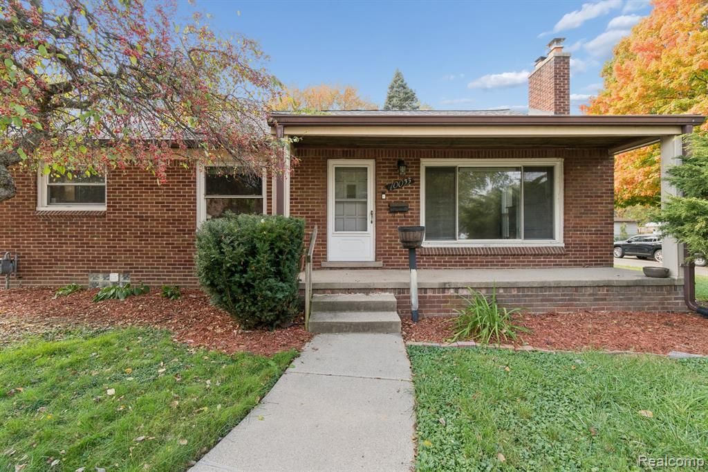 10053 Royal Grand, Redford, MI 48239