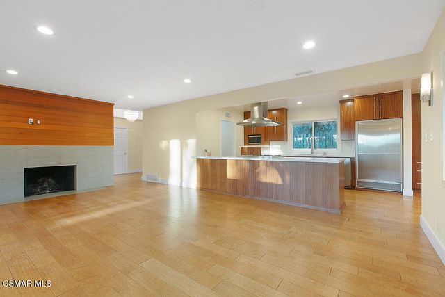 5156 Dumont Place, Woodland Hills, CA 91364