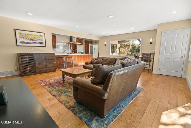 5156 Dumont Place, Woodland Hills, CA 91364