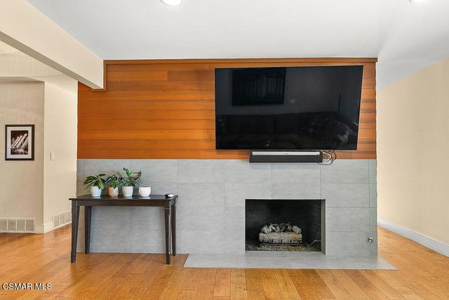 5156 Dumont Place, Woodland Hills, CA 91364