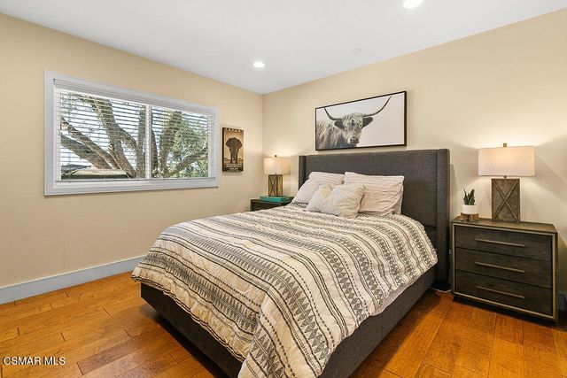 5156 Dumont Place, Woodland Hills, CA 91364