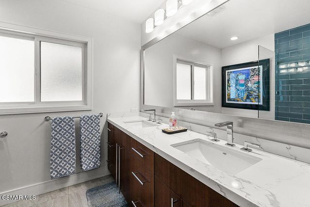 5156 Dumont Place, Woodland Hills, CA 91364