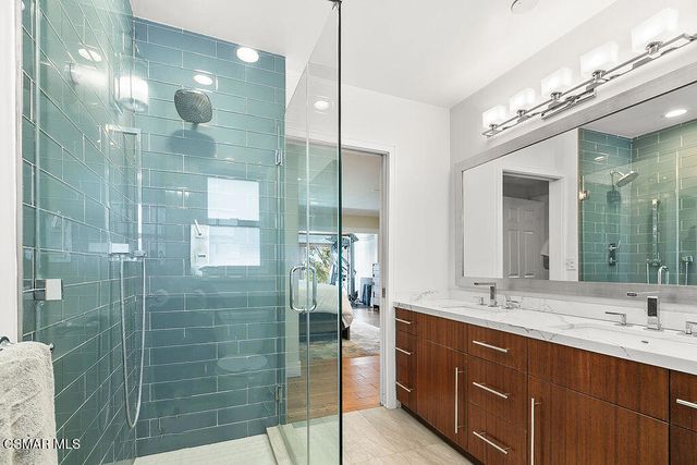 5156 Dumont Place, Woodland Hills, CA 91364