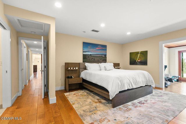 5156 Dumont Place, Woodland Hills, CA 91364