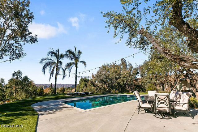 5156 Dumont Place, Woodland Hills, CA 91364