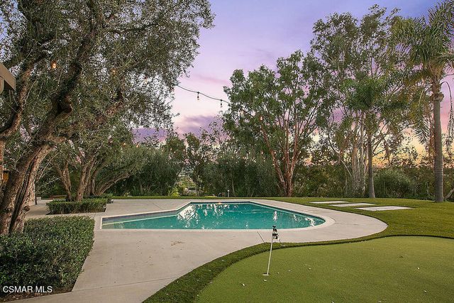 5156 Dumont Place, Woodland Hills, CA 91364