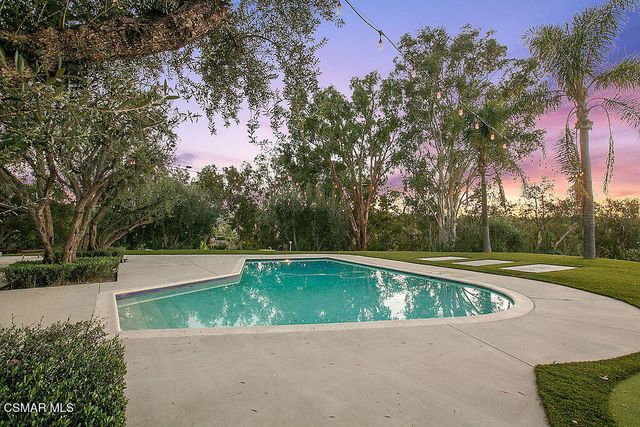 5156 Dumont Place, Woodland Hills, CA 91364