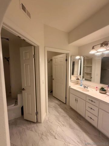 2715 Lake Pointe Dr 219, Spring Valley, CA 91977