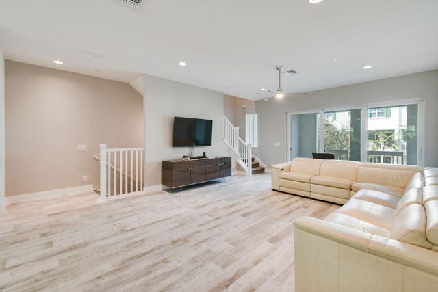 5218 Beckman Terrace, Palm Beach Gardens, FL 33418