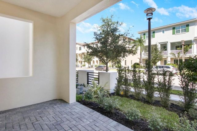 5218 Beckman Terrace, Palm Beach Gardens, FL 33418