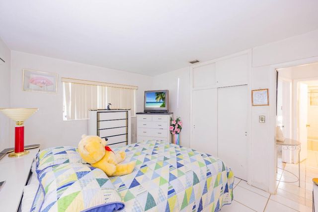 318 SW 2nd Street, Boca Raton, FL 33432