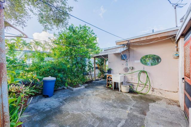 318 SW 2nd Street, Boca Raton, FL 33432