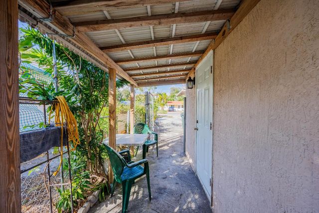 318 SW 2nd Street, Boca Raton, FL 33432