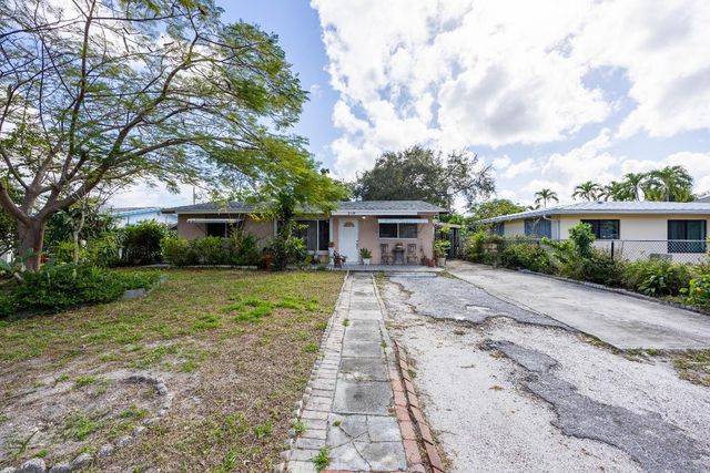 318 SW 2nd Street, Boca Raton, FL 33432