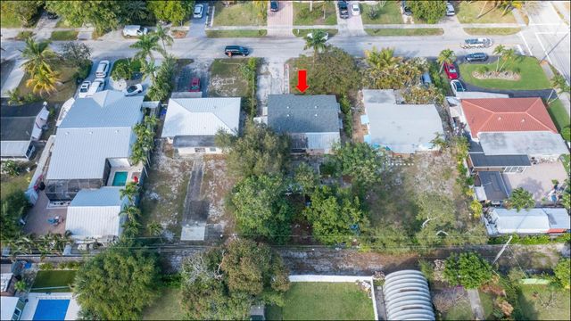 318 SW 2nd Street, Boca Raton, FL 33432