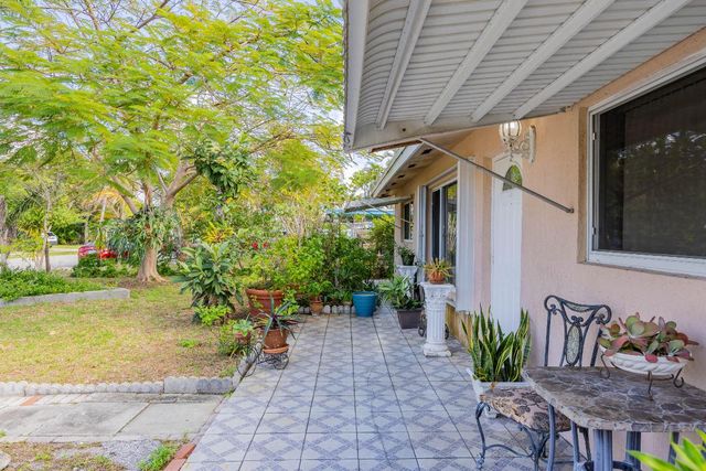 318 SW 2nd Street, Boca Raton, FL 33432