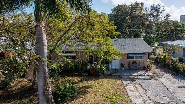 318 SW 2nd Street, Boca Raton, FL 33432