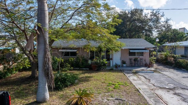 318 SW 2nd Street, Boca Raton, FL 33432