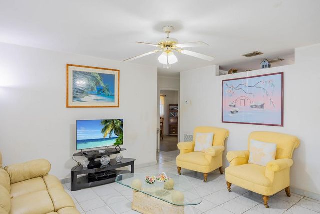 318 SW 2nd Street, Boca Raton, FL 33432