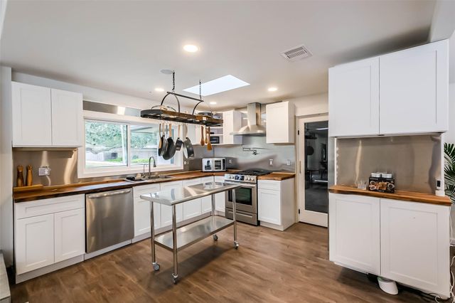 7810 Nairn Street, Houston, TX 77074