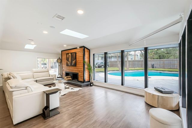 7810 Nairn Street, Houston, TX 77074