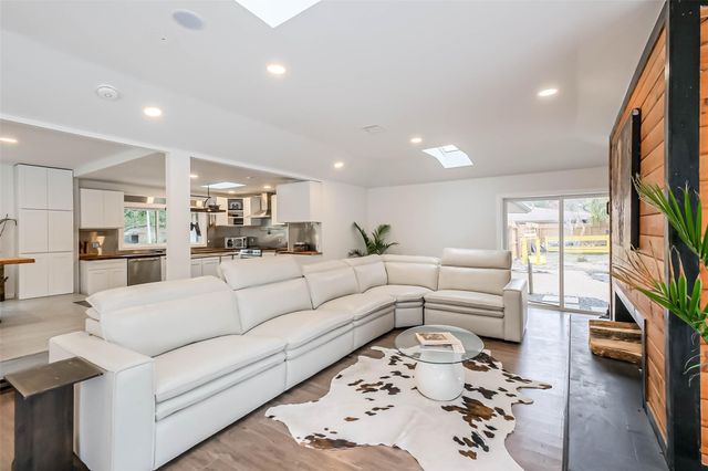 7810 Nairn Street, Houston, TX 77074