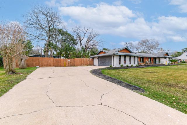 7810 Nairn Street, Houston, TX 77074