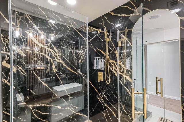 7810 Nairn Street, Houston, TX 77074