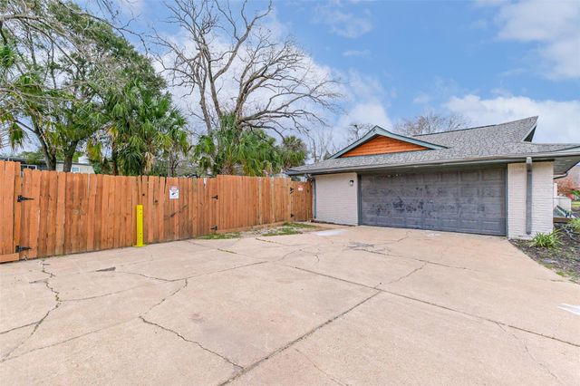 7810 Nairn Street, Houston, TX 77074