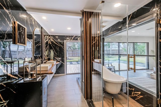 7810 Nairn Street, Houston, TX 77074