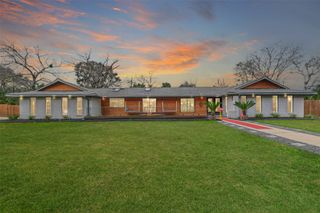 7810 Nairn Street, Houston, TX 77074