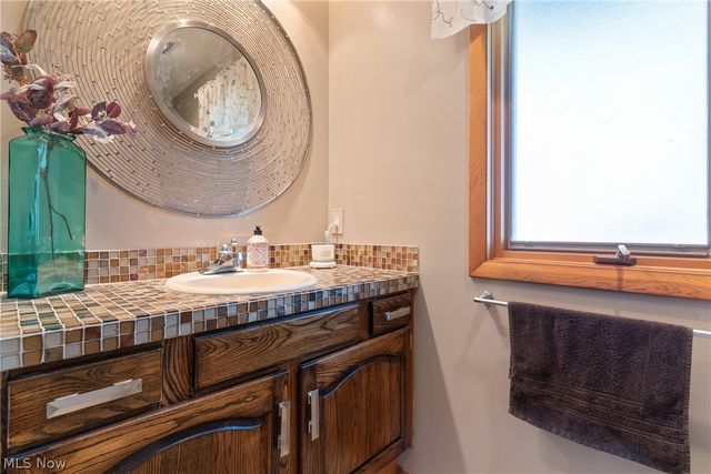 11950 Castleton Lane, Grafton, OH 44044